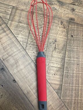 Core Kitchen silicone whisk handle and wire base.
